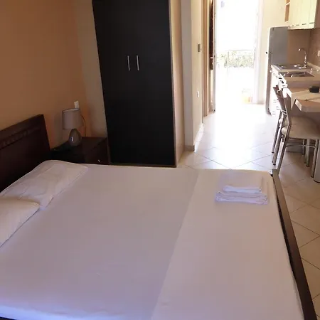 Perdikis - Paliouria * Kókkinon Nerón