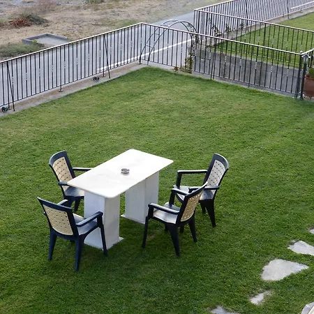 Perdikis - Paliouria Apartman